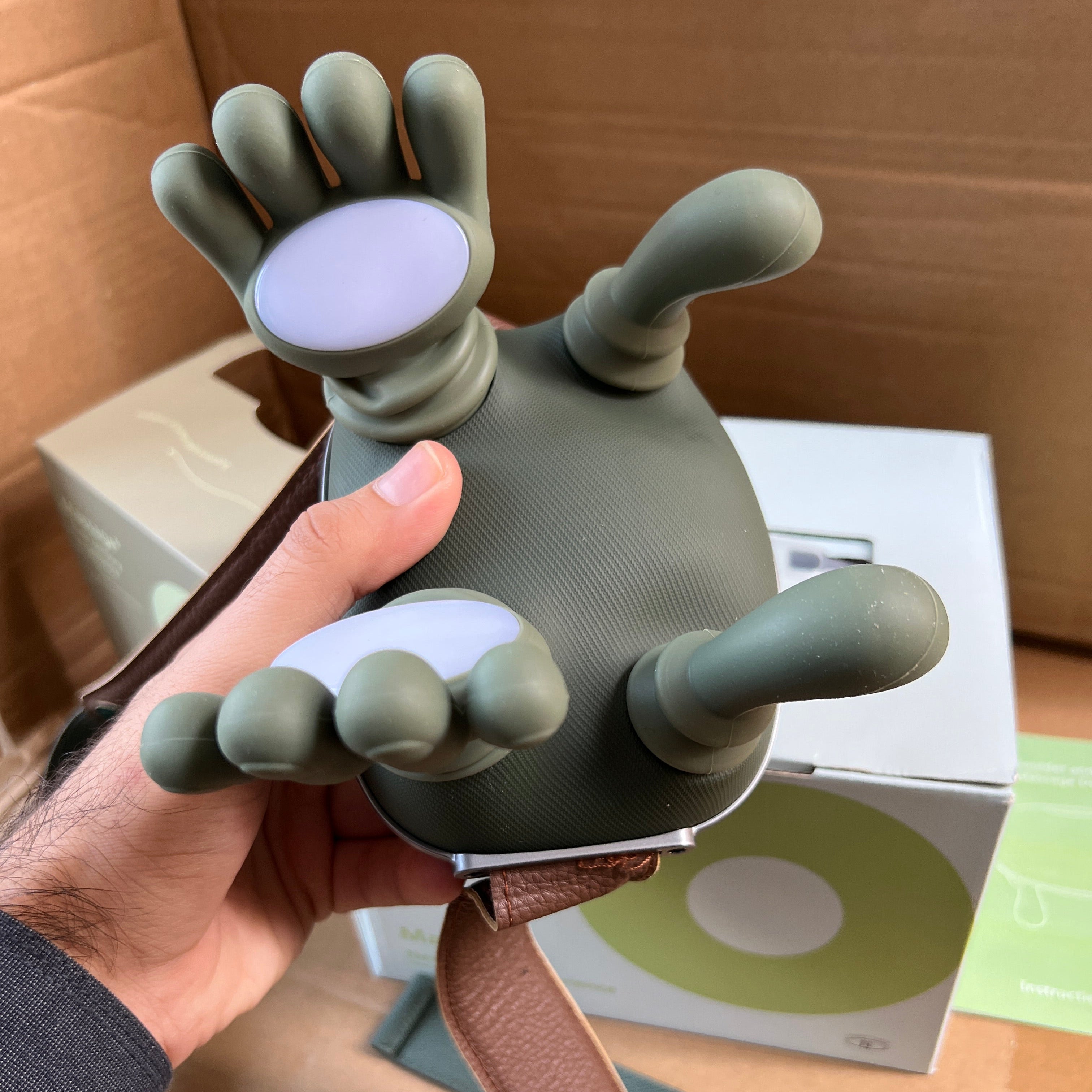 Neck and Back Massager, 3 Massage Mode, 2 Heat Function, Heated Neck & Shoulder Massager, Simulated Human Hand Design, for Necks, Back, Legs Etc (1 Pc)